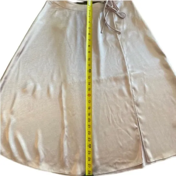 💕2 x HOST PICK💕 NWT Joie Satin Skirt