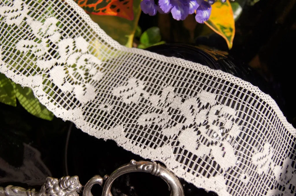 2¼" Floral Lace Trim - Natural White