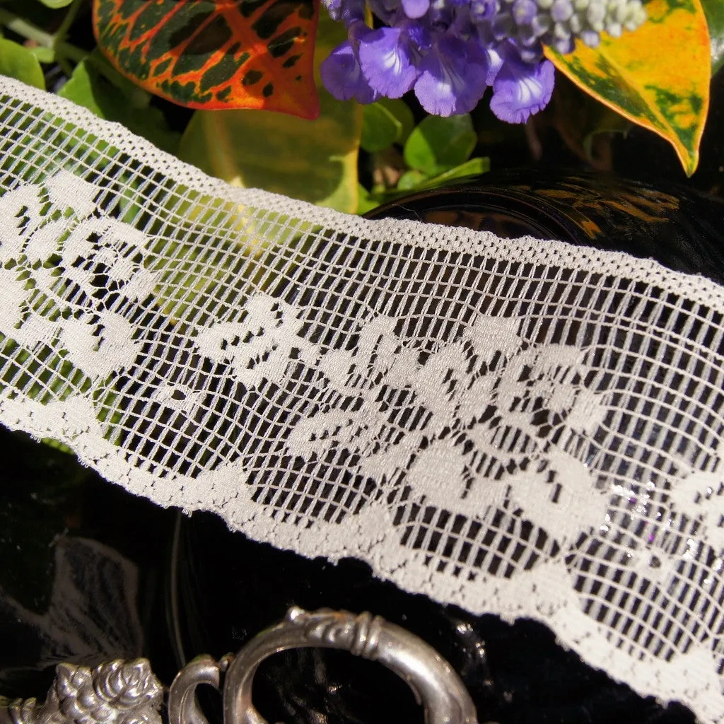 2¼" Floral Lace Trim - Natural White