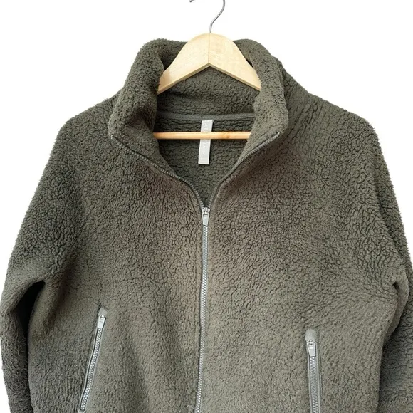 Athleta Tugga Sherpa Jacket, Mountain Olive, Small