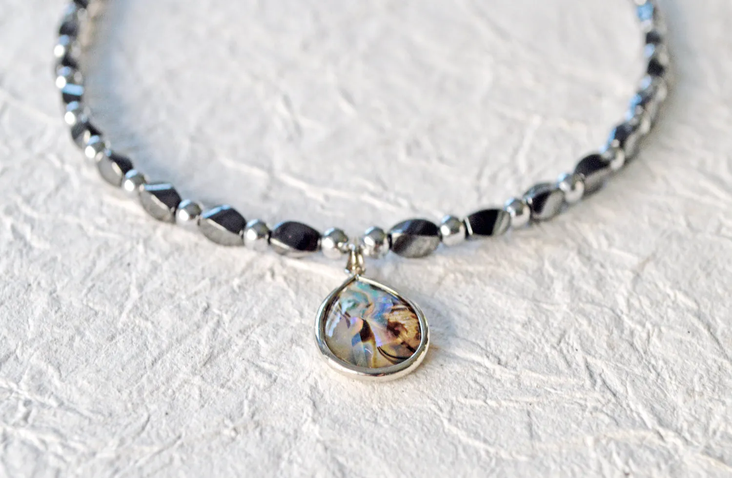 Black/Silver Hematite & Paua Shell Pendant Magnetic Necklace for Pain Relief