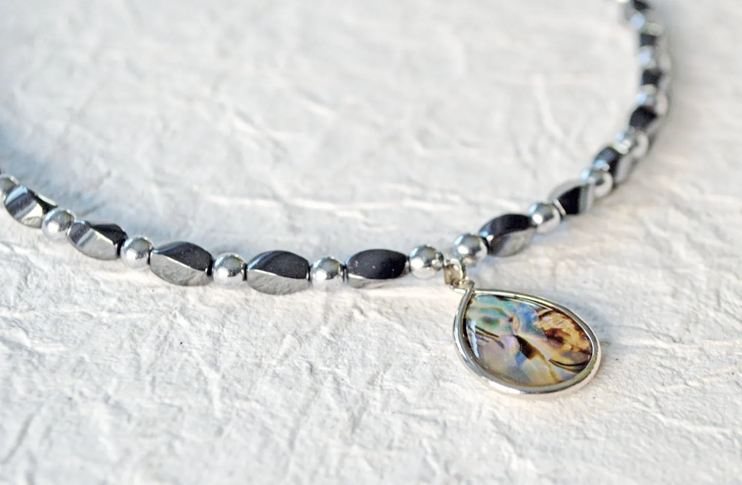 Black/Silver Hematite & Paua Shell Pendant Magnetic Necklace for Pain Relief