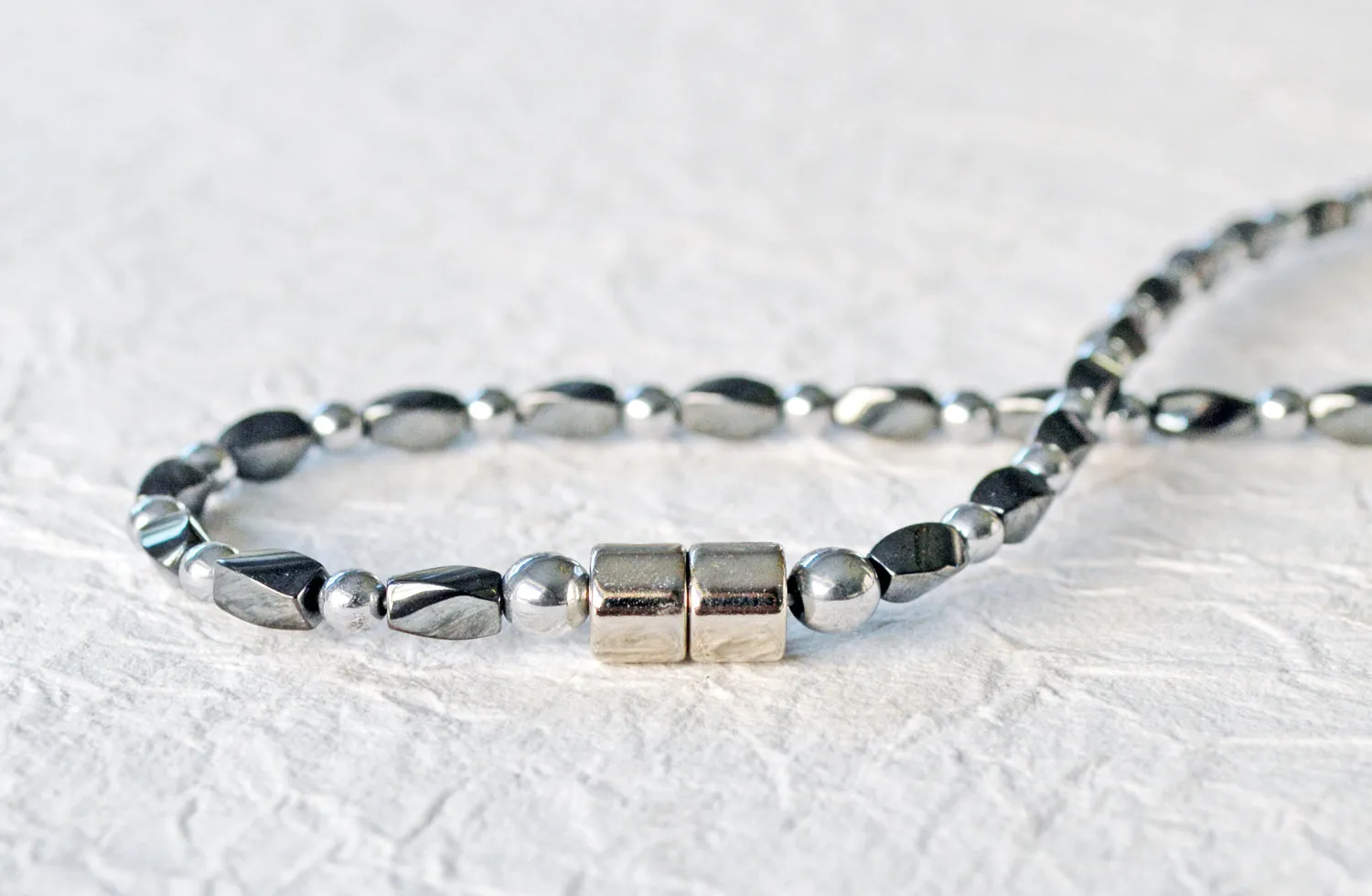Black/Silver Hematite & Paua Shell Pendant Magnetic Necklace for Pain Relief