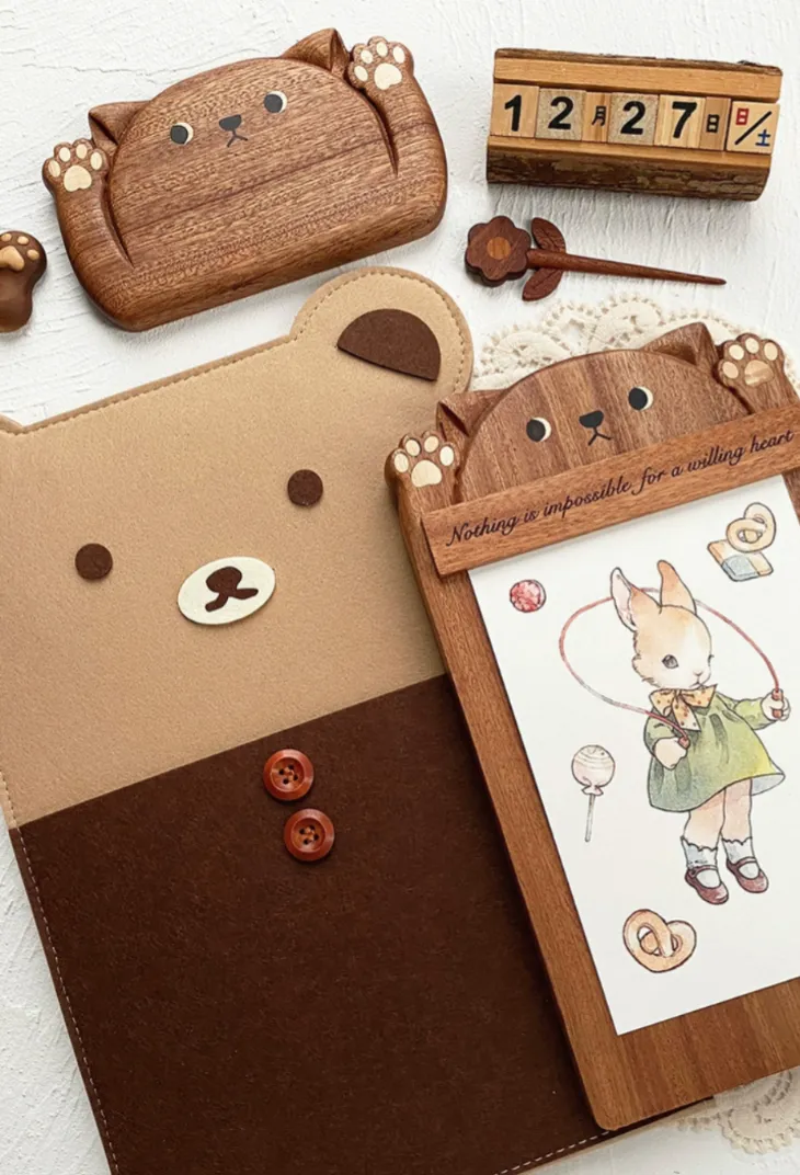 Fortune Cat X Pan African Mahogany Wood Watercolour Palette