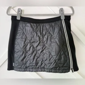 Icebreaker Merino Loft Helix Skirt Black Quilted Outdoor Hiking Skirt Size Med