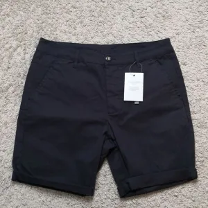 New ASOS Women short hiking casual 4 pocket Sz 32