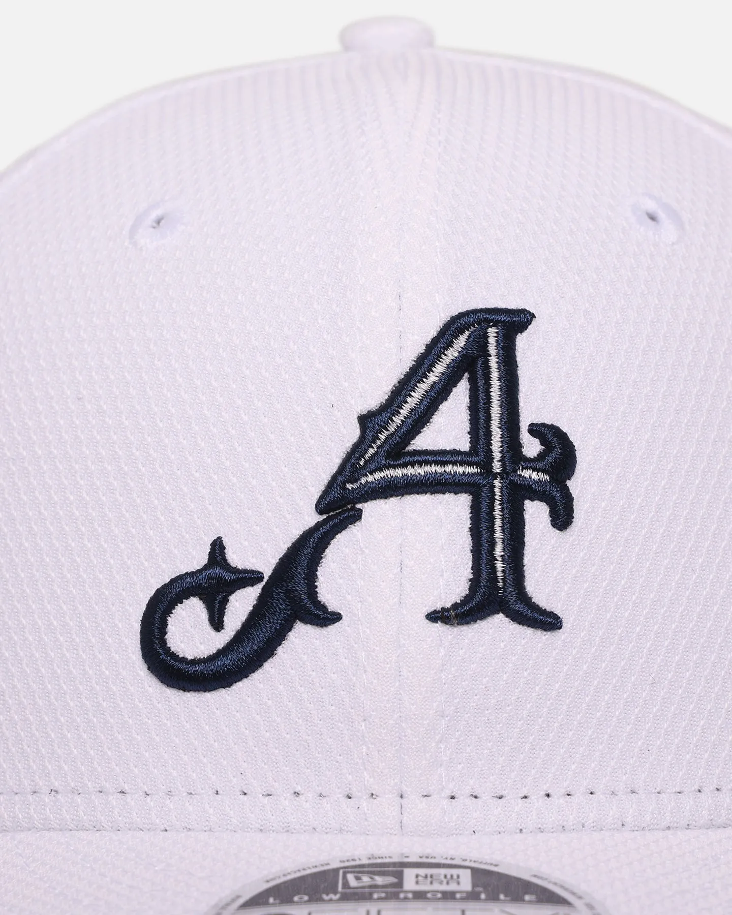 New Era 4Aces Golf Club 'Liv Golf' 9FIFTY Low Profile Stretch Snapback White
